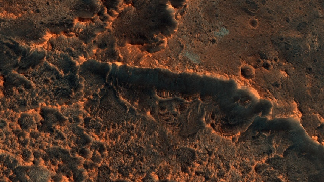 Ancient water reservoirs inside Mars