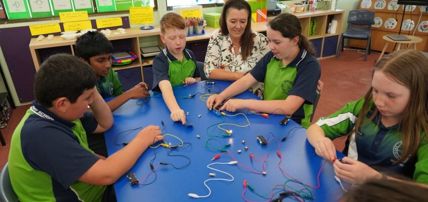 The Prime Minister’s Prize for Science awards two incredible teachers